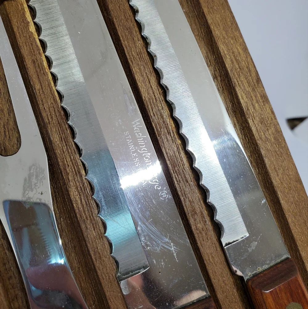 Vintage 4-PC. Washington Forge, Inc. Cutlery Set with Hardwood Holder Set